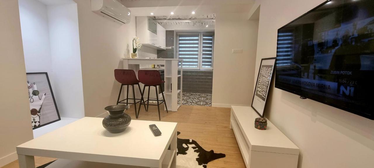 Hugo Old Town Apartment Белград Екстериор снимка