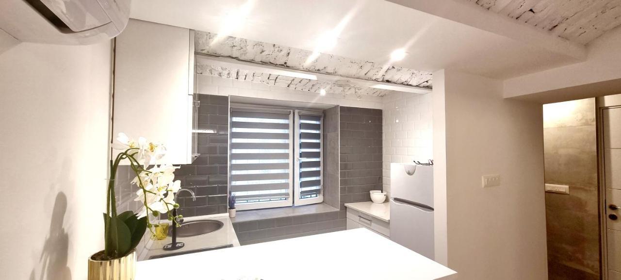 Hugo Old Town Apartment Белград Екстериор снимка