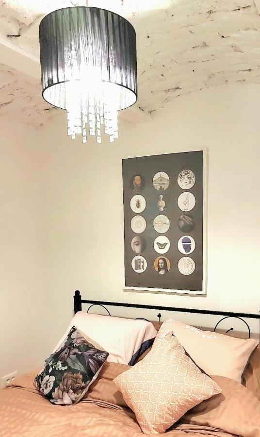 Hugo Old Town Apartment Белград Екстериор снимка