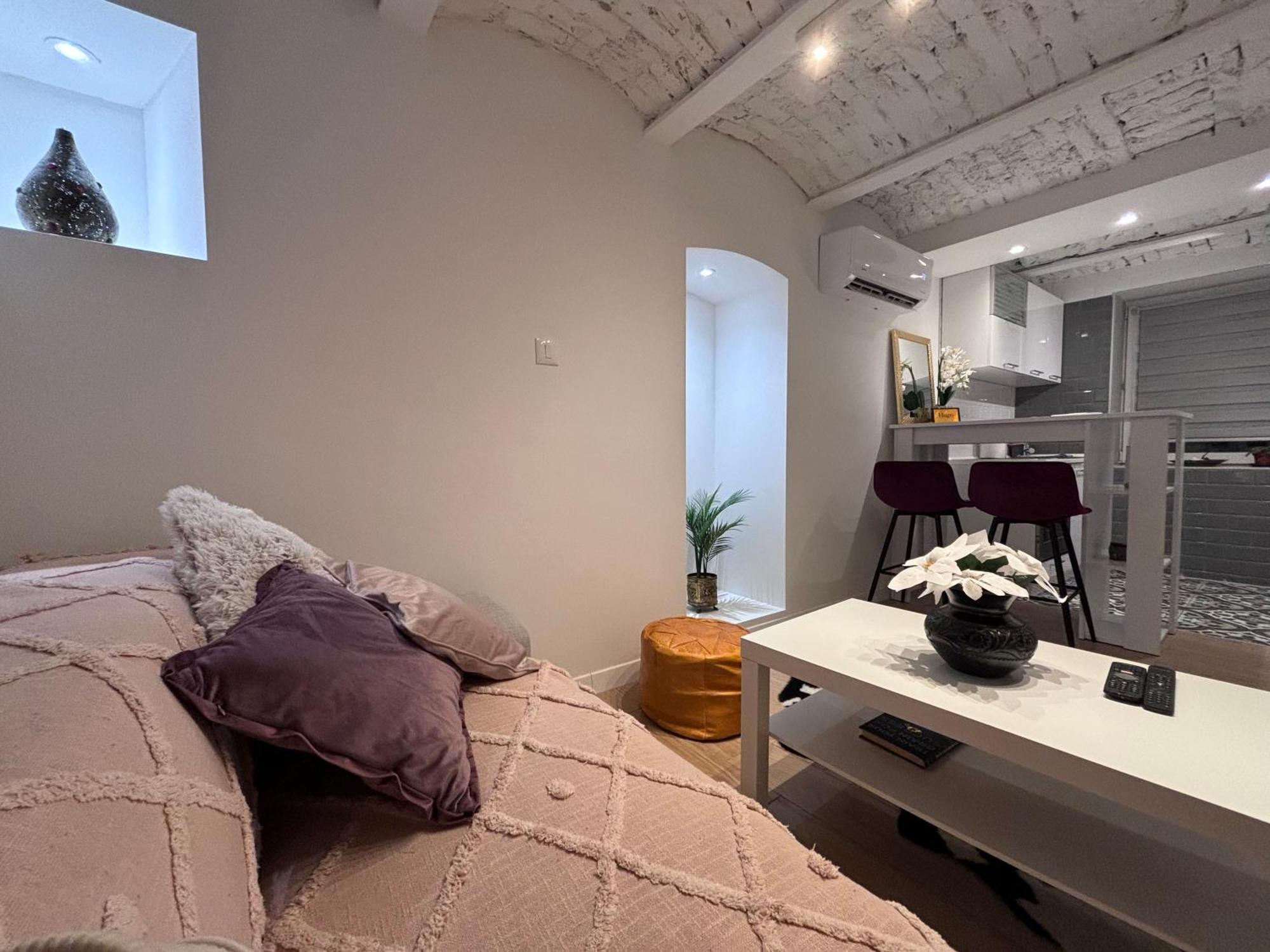 Hugo Old Town Apartment Белград Екстериор снимка